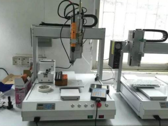 螺絲自動(dòng)擰緊機(jī).png 螺絲自動(dòng)擰緊機(jī).png