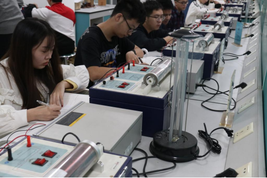 大學(xué)實(shí)操實(shí)驗(yàn)室設(shè)備發(fā)展現(xiàn)狀 大學(xué)實(shí)操實(shí)驗(yàn)室設(shè)備發(fā)展現(xiàn)狀