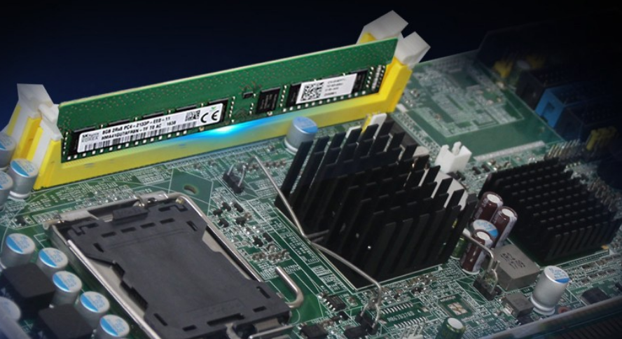 同時(shí)配置了工業(yè)級(jí)內(nèi)存，性能更加穩(wěn)定。