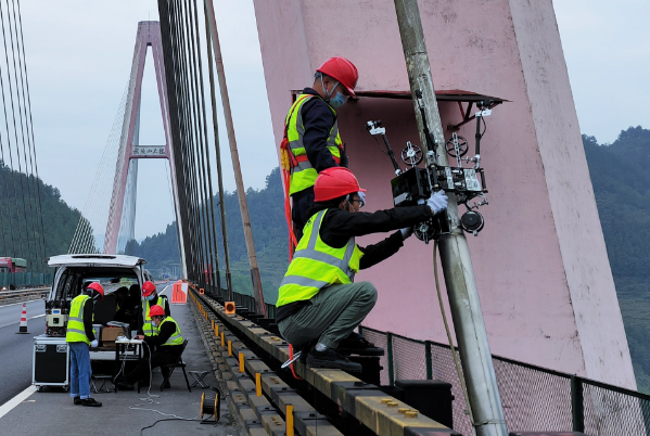 鐵索機(jī)器人檢測(cè).png 鐵索機(jī)器人檢測(cè).png