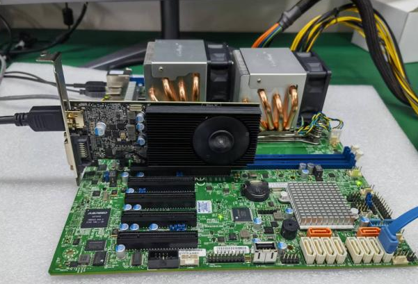 東田4U上架式工控機測試.png 東田4U上架式工控機測試.png